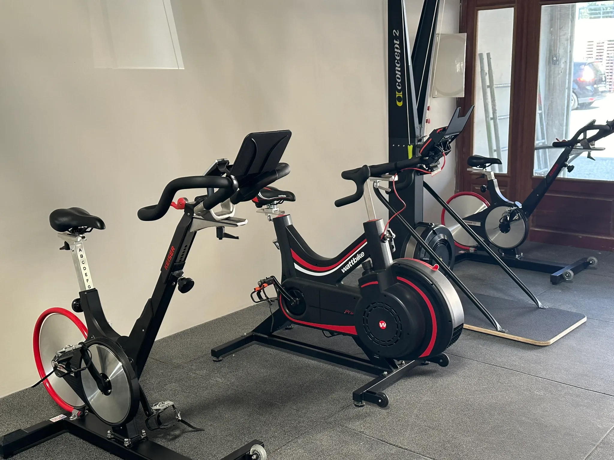 Vélos Wattbike Pro et Keiser M3i de la zone cardio